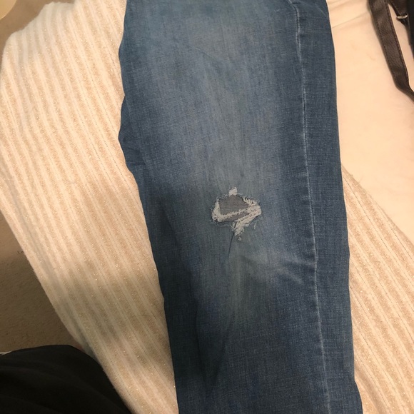 Levi’s Boyfriend Jeans - Picture 2 of 3